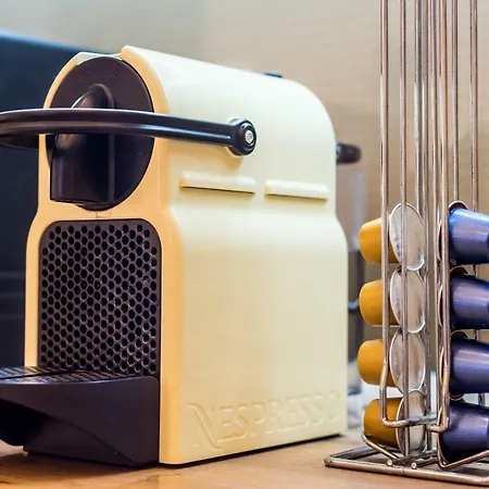 아파트 Hello Downtown - Movie