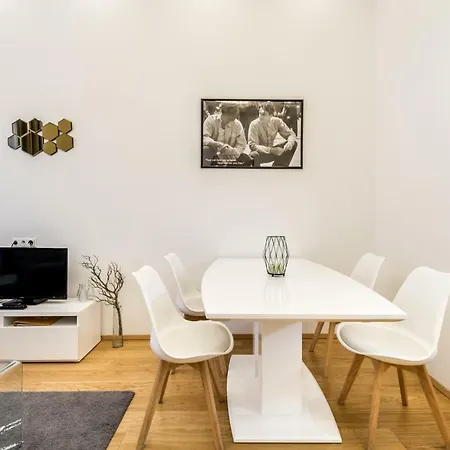 Hello Downtown - Movie * 부다페스트