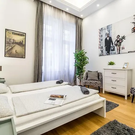 Hello Downtown - Movie *