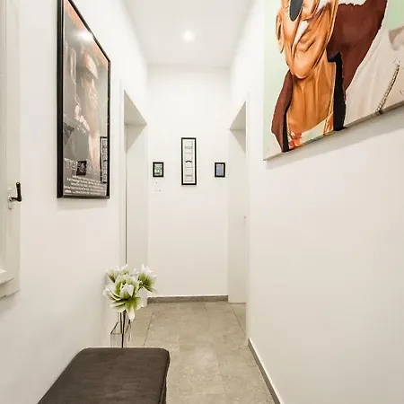 아파트 Hello Downtown - Movie 부다페스트