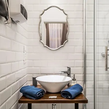 Hello Downtown - Movie 아파트 *