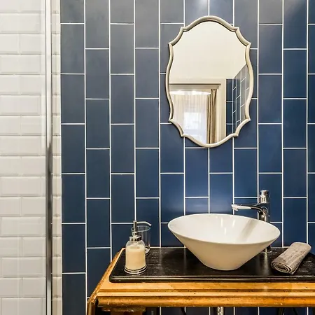 아파트 Hello Downtown - Movie