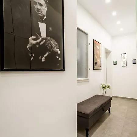 Hello Downtown - Movie 아파트 부다페스트