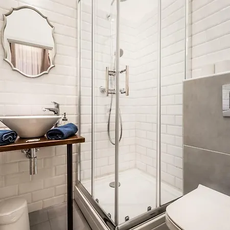 아파트 Hello Downtown - Movie 부다페스트