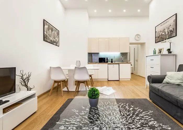 Hello Downtown - Movie Будапешт