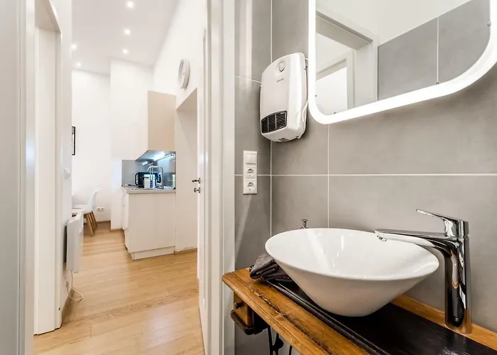 Hello Downtown - Movie Апартаменты *