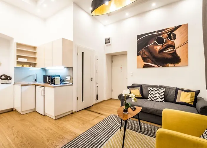 Апартаменты Hello Downtown - Movie *