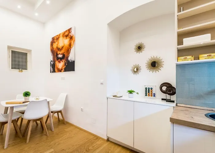 Hello Downtown - Movie * Будапешт