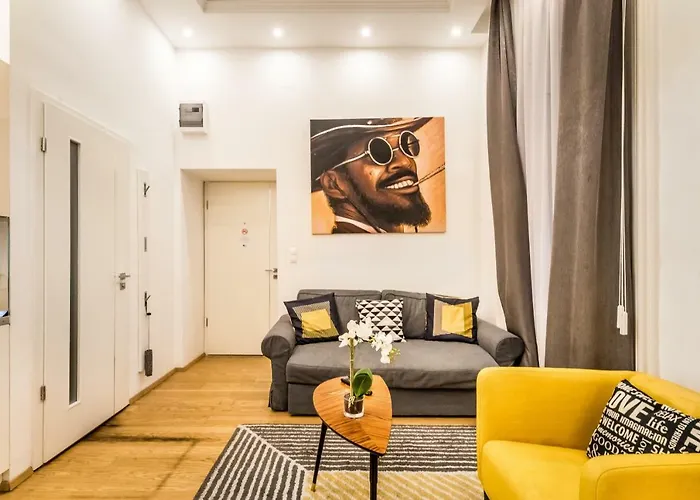 Hello Downtown - Movie * Будапешт