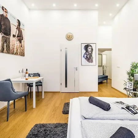 Hello Downtown - Movie Appartement Boedapest