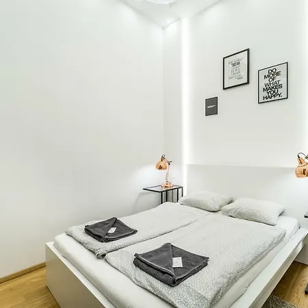 Hello Downtown - Movie Appartement *