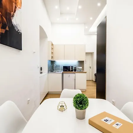 Hello Downtown - Movie Appartement Boedapest