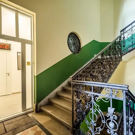 Hello Downtown - Movie Appartement